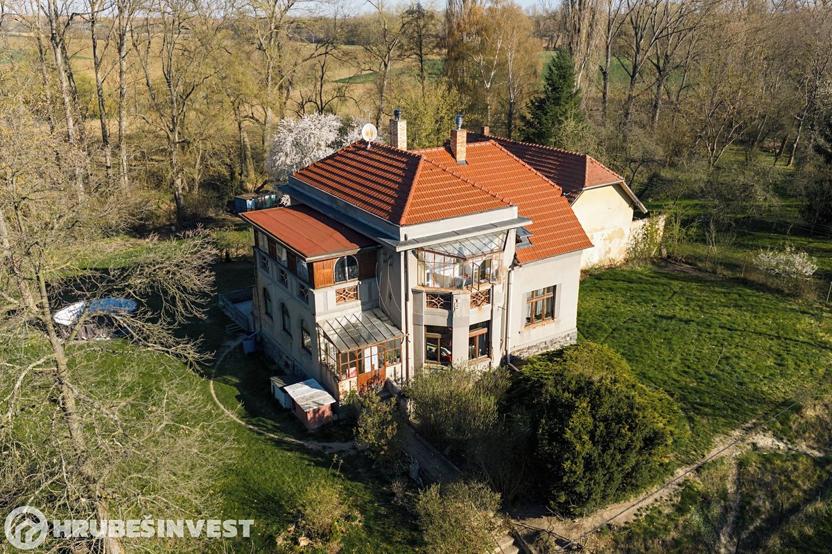 Vila 5+1, 235 m² na pozemku 5 427 m², Kouřim